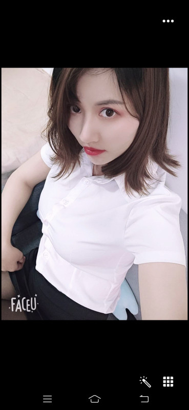 体验草房艾菲妹子